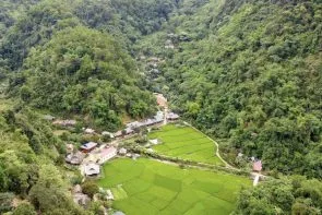 Bản làng ẩn mình trong thung lũng ở Thanh Hóa hút du khách tới trải nghiệm