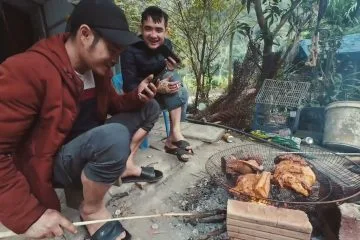 Thịt nướng bếp củi giữa cái lạnh run người những ngày đầu năm 2026 - Người Ở Bản 4 Thịt nướng bếp củi giữa cái lạnh run người những ngày đầu năm 2026 - Người Ở Bản
